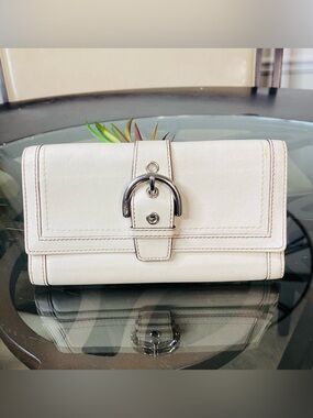 Vintage Coach Soho Flap Long Wallet White Leather Y2K Buckle Clutch